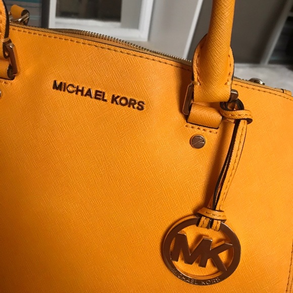 Michael Kors Purse - Picture 3 of 8